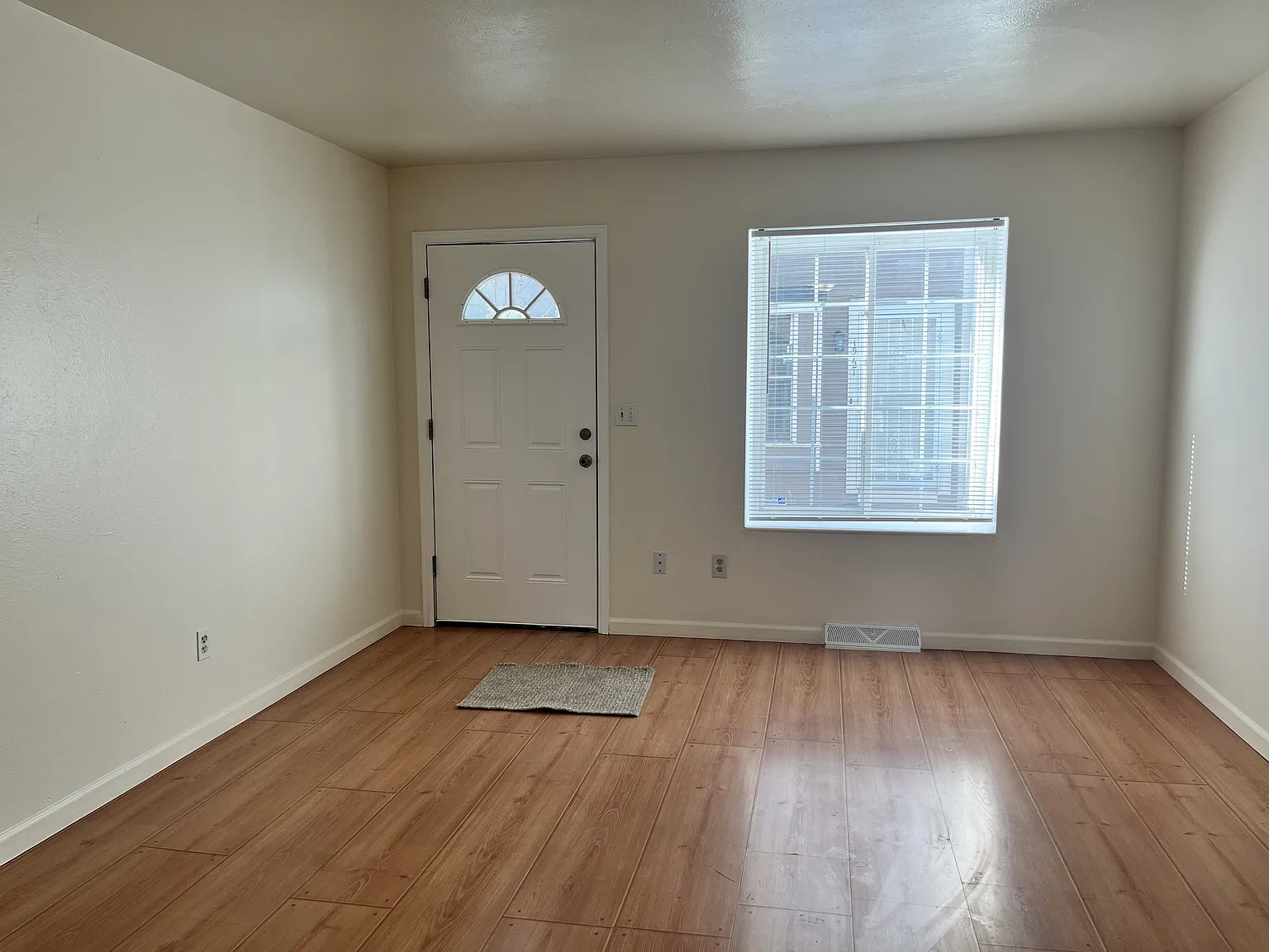 15761 E 13th Pl — Photo 1