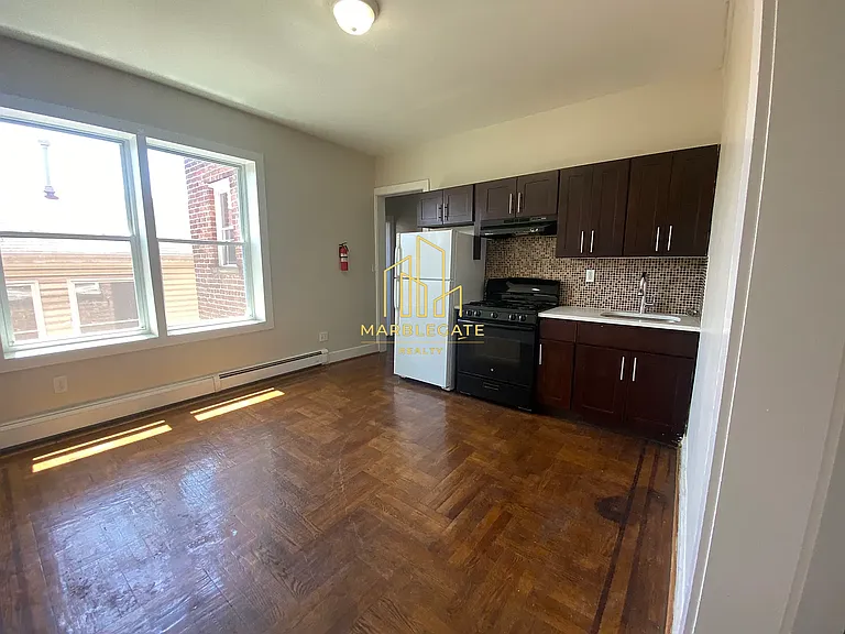 901 Bergen St #3AA — Photo 2