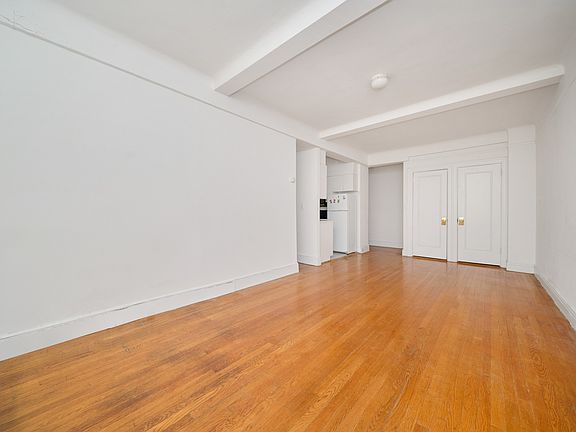 4th image of 600 W 111th St #3A1