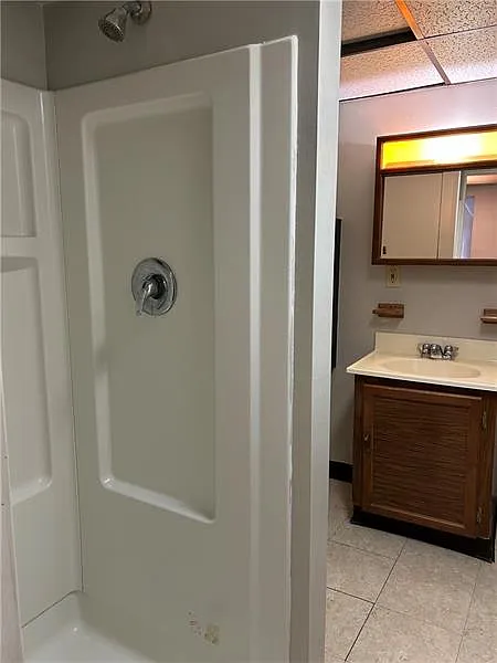 3 bed, 809 sqft, $2,200 — Photo 4