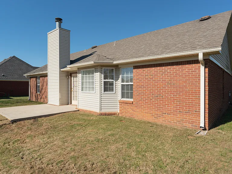 290 Stone Hill Dr — Photo 15