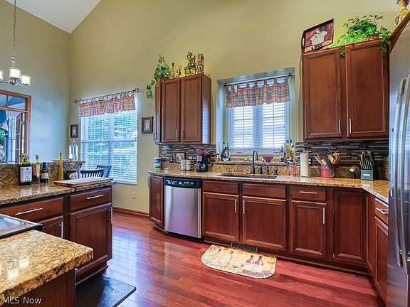 3rd image of 21333 Greenfield Pl
