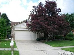 48683 Declaration Dr, Macomb, MI 48044