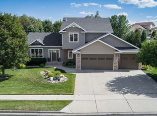 5009 Boulder Ridge Rd, Bismarck, ND 58503