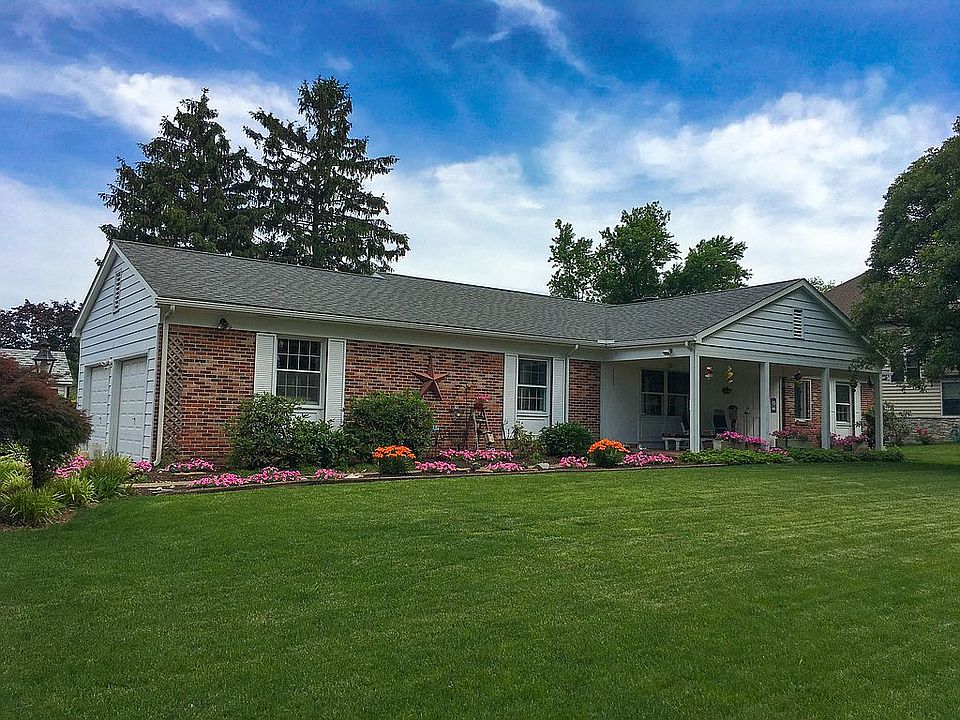 2nd image of 595 Valley View Dr
