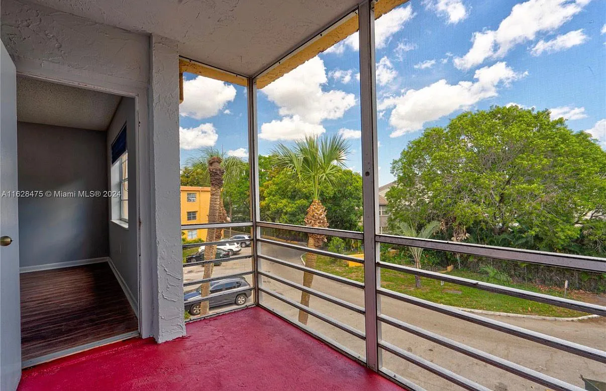 2 bed, 950 sqft, $1,900 — Photo 4