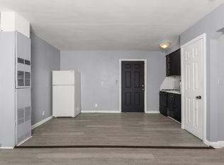 2070 Fort St #202, Lincoln Park, MI 48146