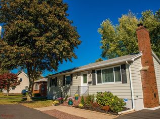 76 Lawndale St, Chicopee, MA 01013