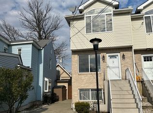 41 Bentley Ln, Staten Island, NY 10307