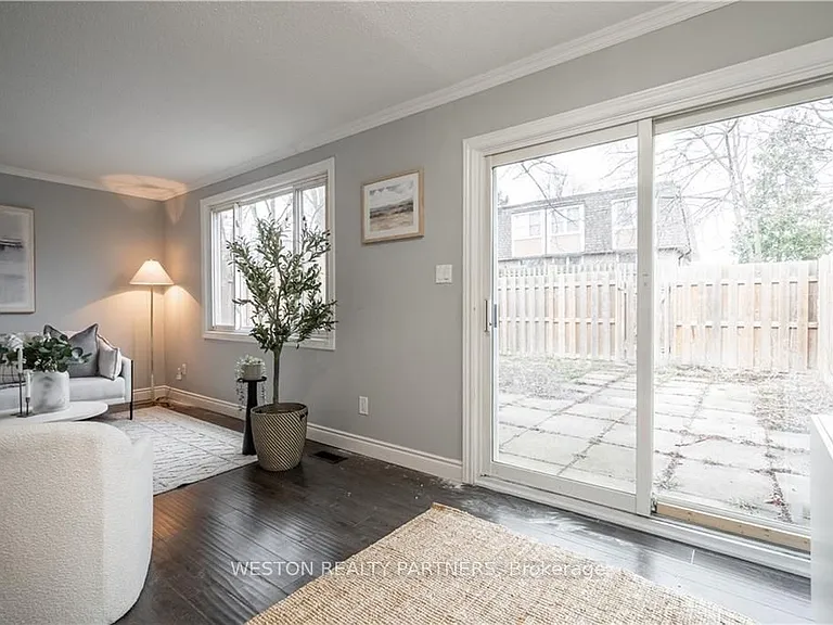125 Limeridge Rd W #8 — Photo 15