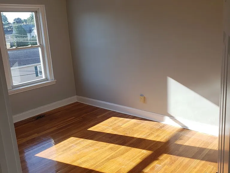 115 Lowell St — Photo 18
