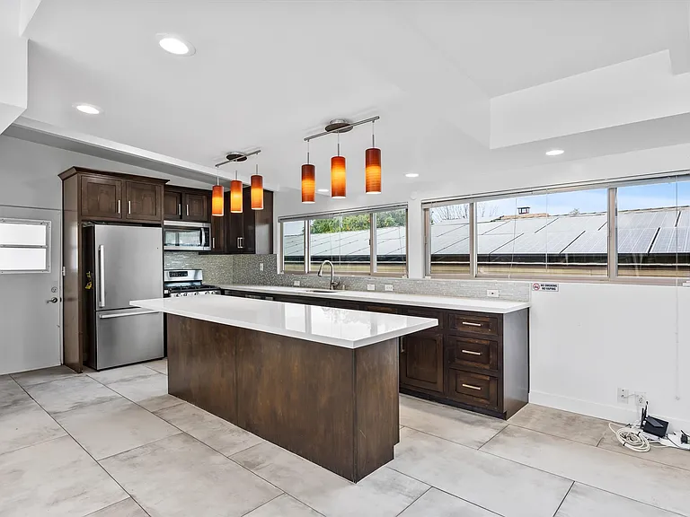 1815 Ridgewood Dr — Photo 8