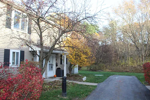 10 Village Brook Ln Photo 1