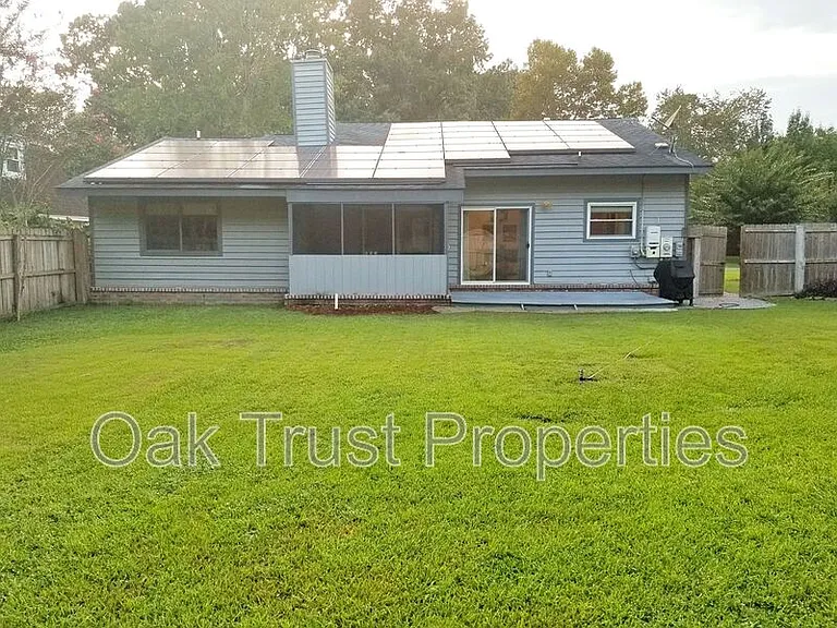 303 Christiee Ct — Photo 20