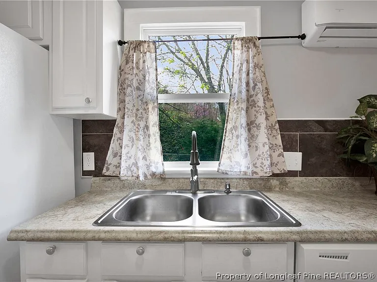 326 Hawley Ln — Photo 12