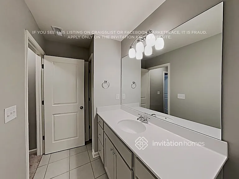 555 S Fortune Way — Photo 14