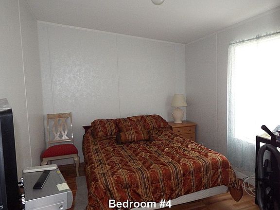 5th image of 550 Queen Palm Dr
