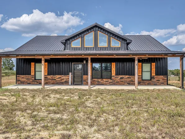 310 Christopher Ln, Lawrenceburg, TN 38464