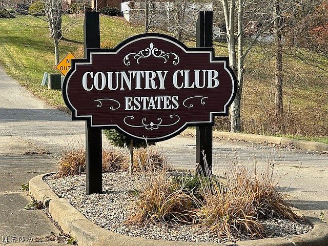 1st image of Country Club Estate Dr