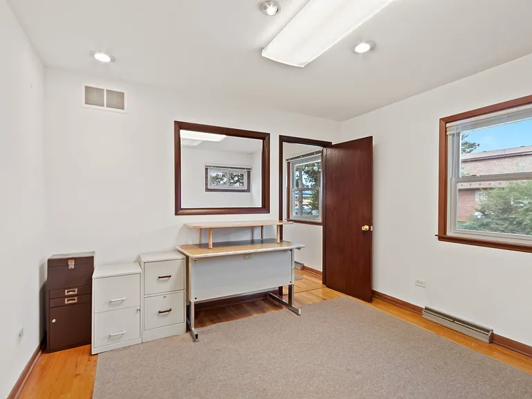 123 Ogden Ave — Photo 4