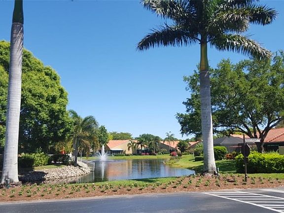 3rd image of 601 Beachwalk Cir APT 103