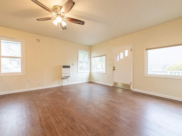 11130 NE Knott St — Photo 5