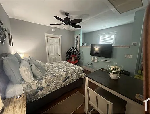 5924 N Florida Ave #STUDIO — Photo 7