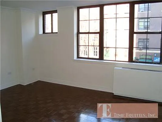 Rented by Time Equities Brokerage | media 22