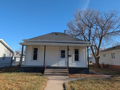 704 Blaine St, Holdrege, NE, 68949