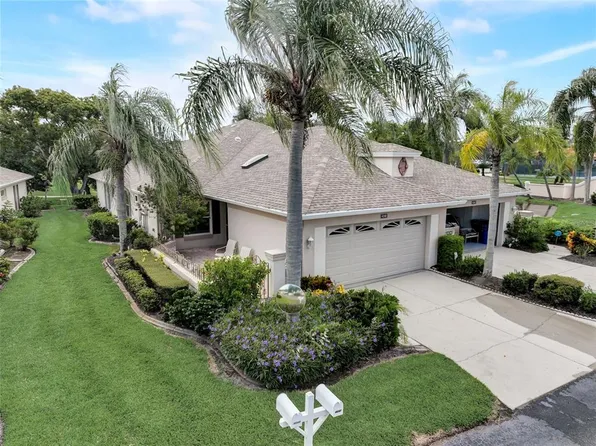 4240 E Caddie Dr, Bradenton, FL 34203