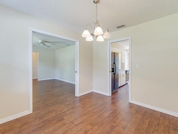 5th image of 4017 Greenfern Dr