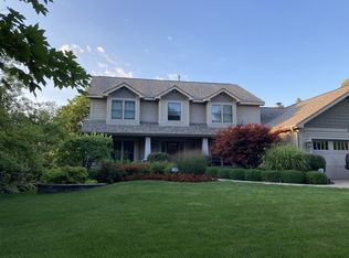 857 Turnbridge Cir, Naperville, IL 60540