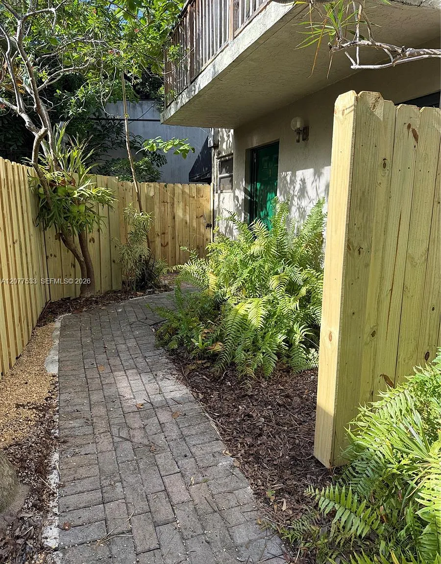 Cornelia M Day Sub Pent H — Photo 3