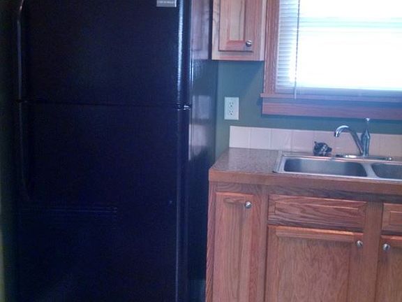 3rd image of 1145 Hollywood St NE