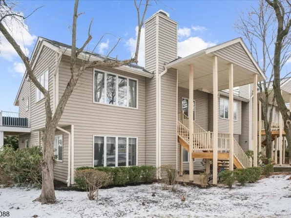 2 Westchester Ter, Clinton Twp., NJ 08801