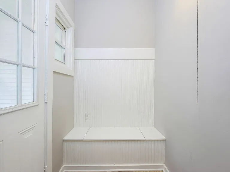 2042 Francis Ave SE — Photo 9
