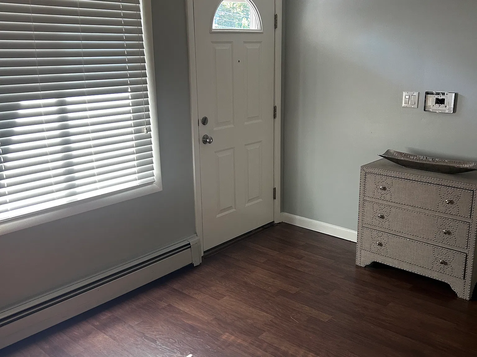 3 bed, 2.5 bath, 1631 sqft, $4,000 — Photo 2