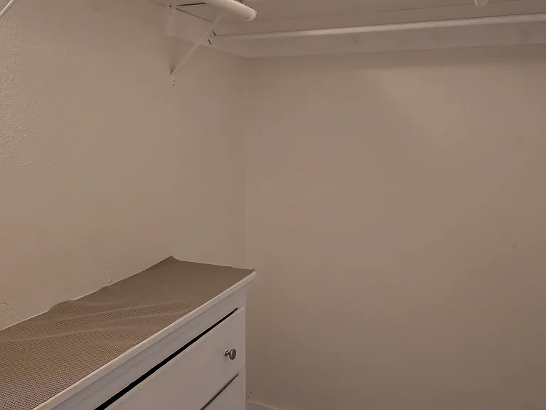 1415 E 2nd St #9 — Photo 11