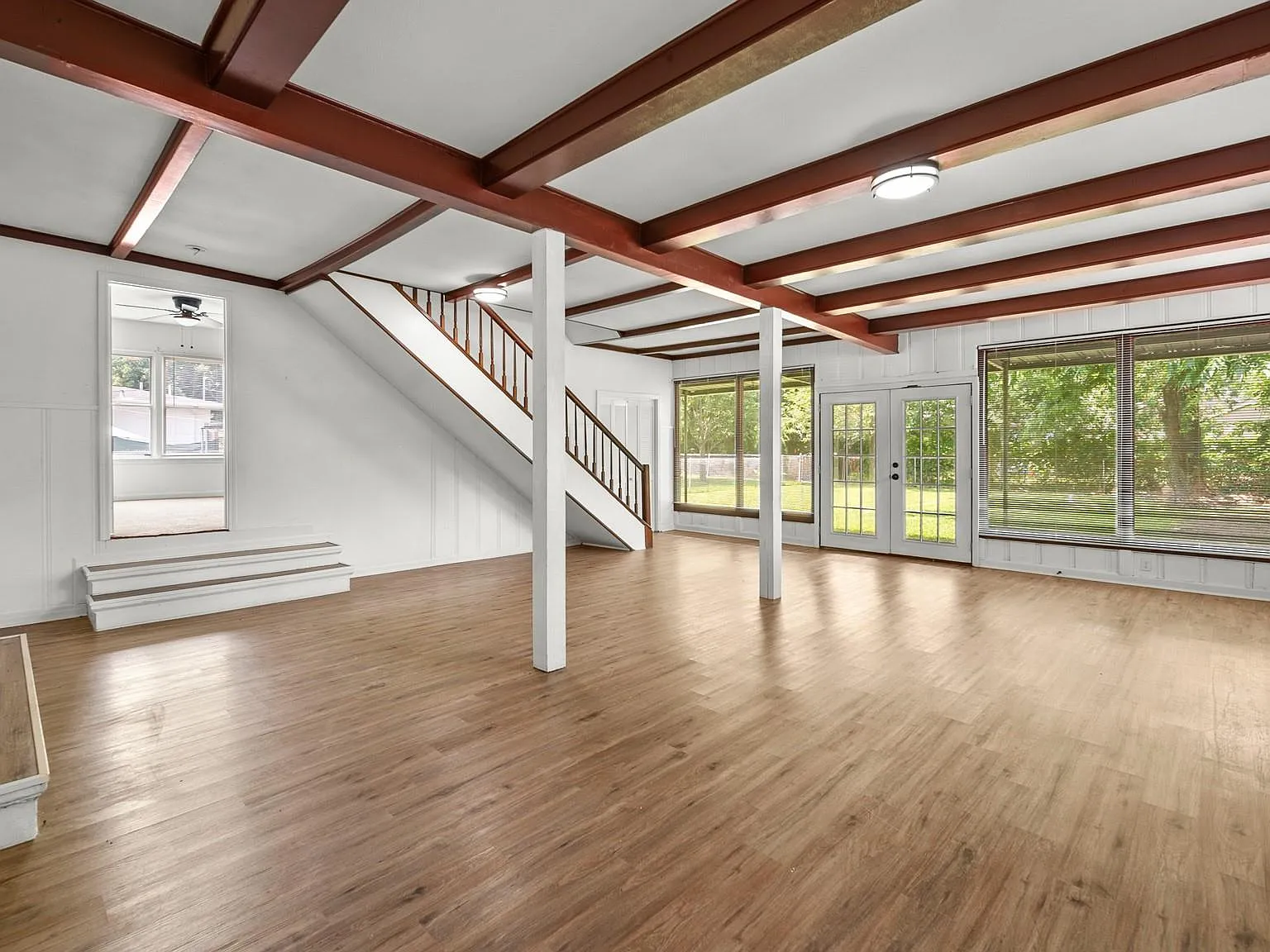 5 bed, 2.0 bath, 2642 sqft, $2,199 — Photo 1