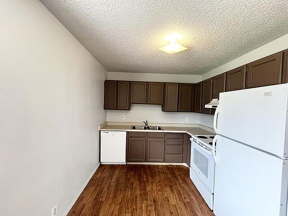 4th image of 1265 E Crandall Ave #1277