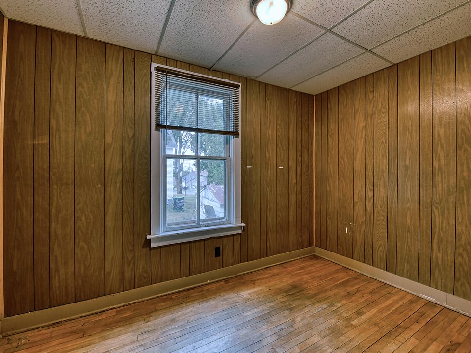 19th image of 109 S 5th St