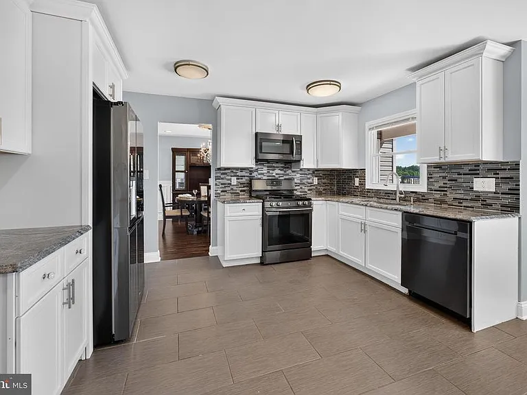 249 Club House Dr — Photo 13
