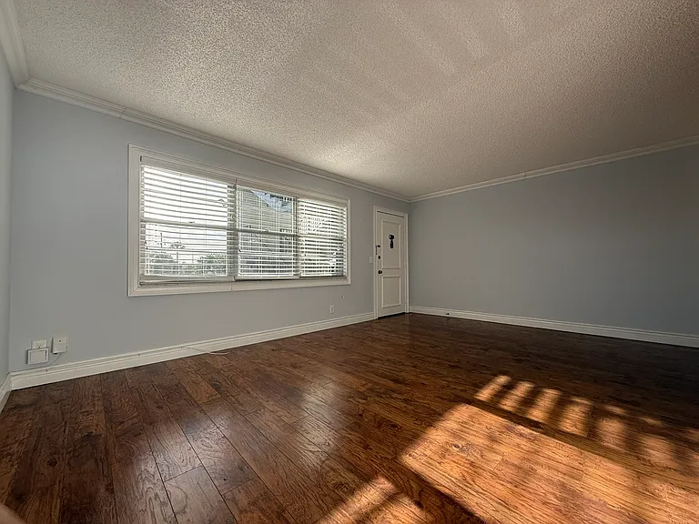 301 SW 135th Ave #203C — Photo 3