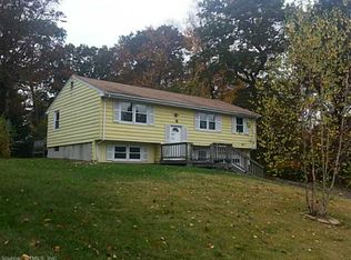 11 Texas Dr, Oakdale, CT 06370