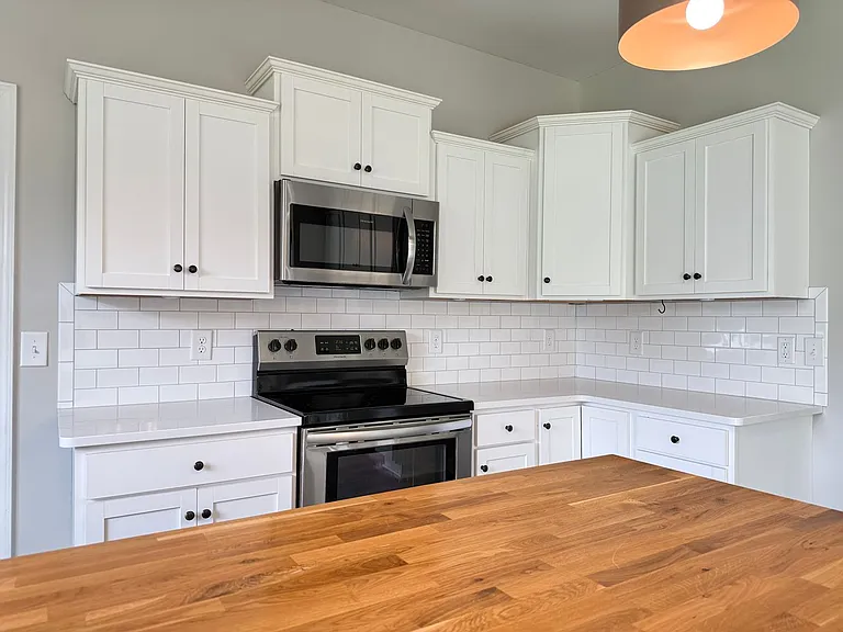 303 Breezeway Dr — Photo 23