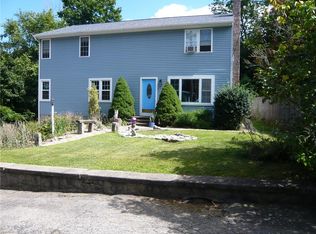 8 Mumford St, Coventry, RI 02816