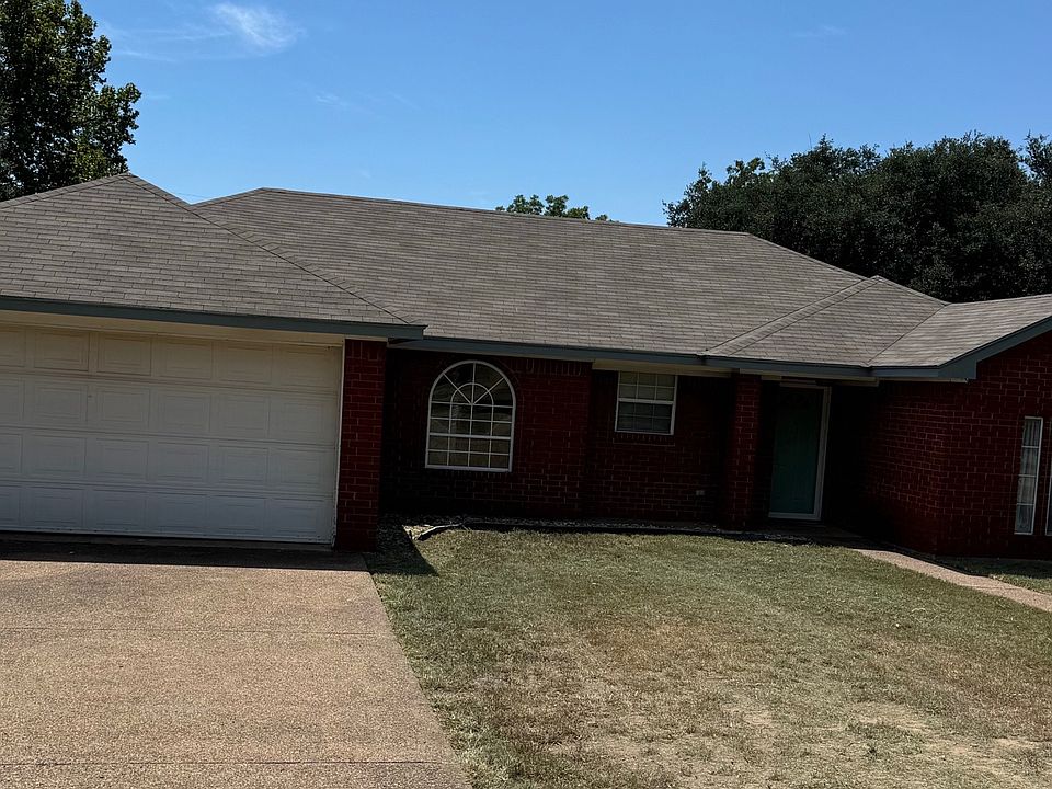 1st image of 229 Norwood Dr