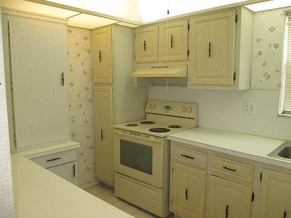 5th image of 147 Lake Carol Dr