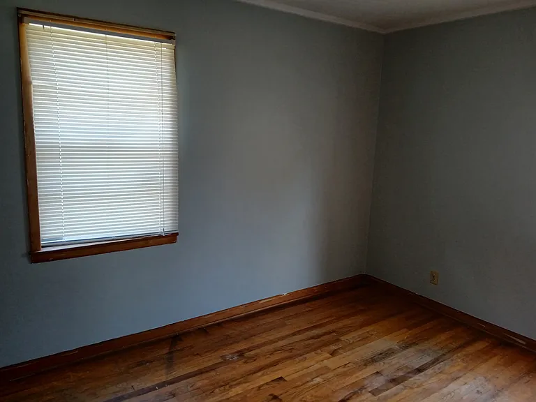 1117 Tamm St — Photo 7