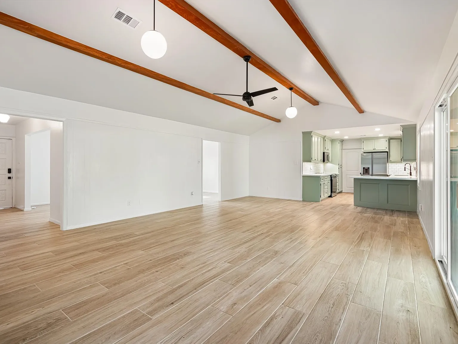 416 Southern Oaks Drive - 1 — Photo 2